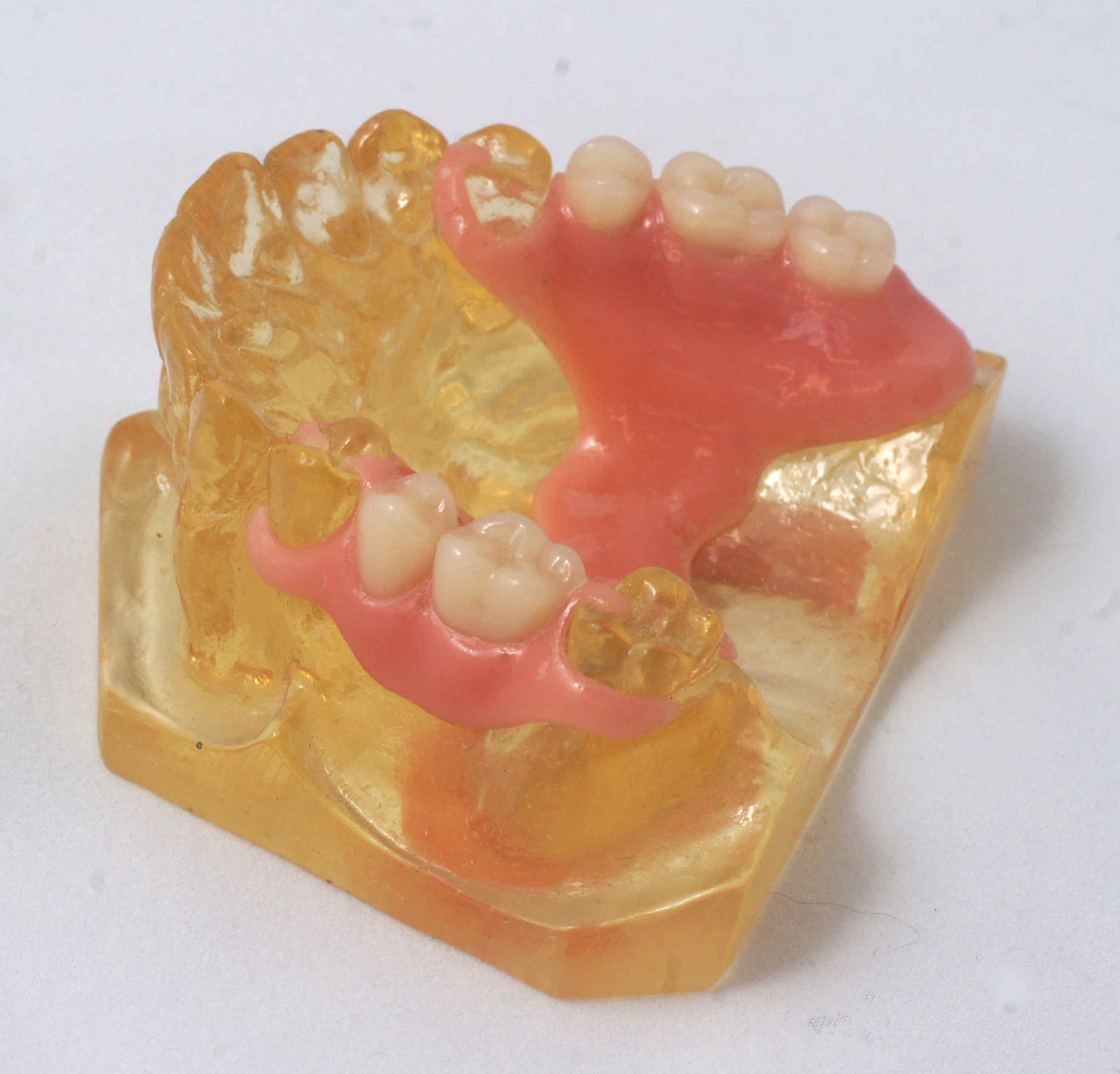 T.S.M. Acetal Dental безмономерная ацетатная пластмасса — изображение 2